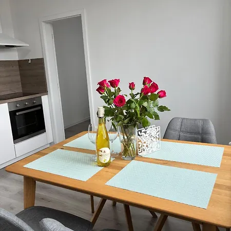 Spacious In Wine Region With 2 Balconies Apartamento Pezinok